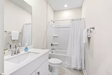 Bath - 569 Laxton Rd, Greer, SC 29651 photo 1 of 4