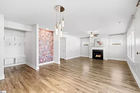 Living - 569 Laxton Rd, Greer, SC 29651 photo 7 of 7