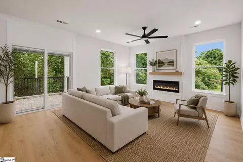 Living - 128 Lyman Ave, Duncan, SC 29334 photo 3 of 4