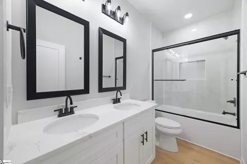 Bath - 128 Lyman Ave, Duncan, SC 29334 photo 5 of 5
