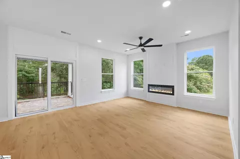 Living - 128 Lyman Ave, Duncan, SC 29334 photo 4 of 4
