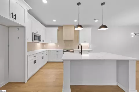 Kitchen - 128 Lyman Ave, Duncan, SC 29334 photo 1 of 1