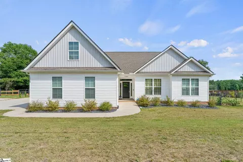 1984 Friendship Church Rd, Gray Court, SC 29645