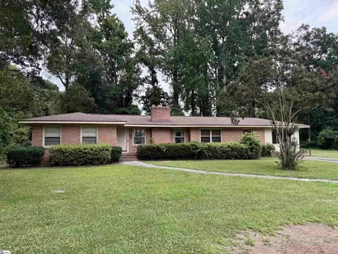 105 Ansel Dr, Clinton, SC 29325