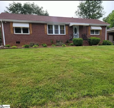 110 Knox St, Greenville, SC 29605