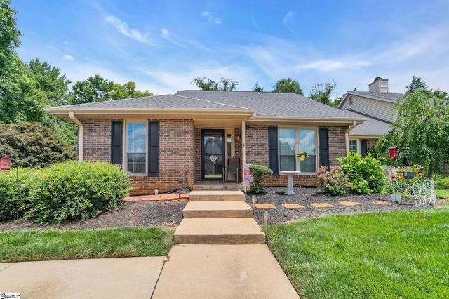 75 Forest Lake Dr, Simpsonville, SC 29681