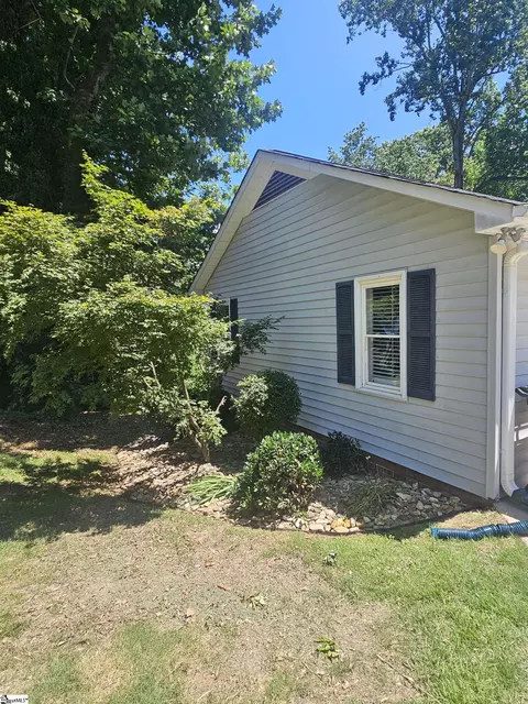 Exterior - 803 Dillard Rd, Greer, SC 29650 photo 6 of 8