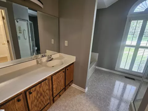 Bath - 803 Dillard Rd, Greer, SC 29650 photo 3 of 4