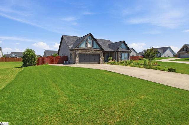 222 Creekside Farms Way, Duncan, SC 29334