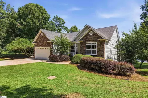 138 Yacht Dr, Laurens, SC 29360