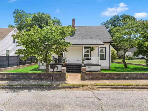 52 Hutchins St, Greenville, SC 29605