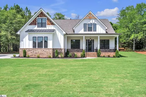 152 Hickory Rd, Williamston, SC 29697