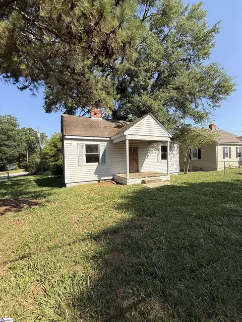 601 Musgrove St, Clinton, SC 29325