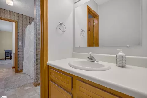 Bath - 5230 Olden Porter Rd, Pendleton, SC 29670 photo 5 of 6