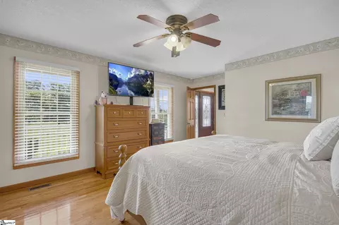 Bedroom - 5230 Olden Porter Rd, Pendleton, SC 29670 photo 2 of 5