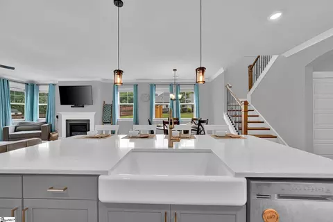 Kitchen - 729 Stringer Rd, Belton, SC 29627 photo 2 of 3