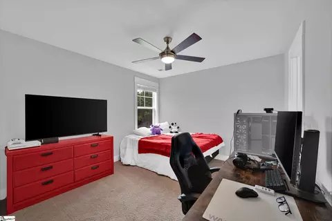 Bedroom - 729 Stringer Rd, Belton, SC 29627 photo 5 of 6