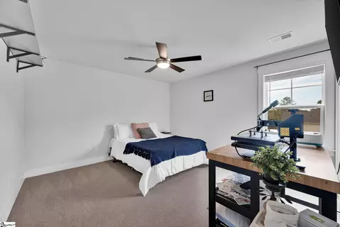 Bedroom - 729 Stringer Rd, Belton, SC 29627 photo 4 of 6