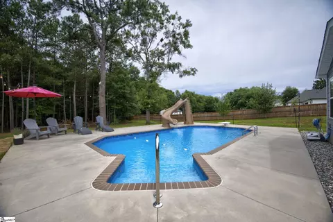 Exterior - 729 Stringer Rd, Belton, SC 29627 photo 4 of 14