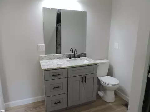 Bath - 384 Bailey Rd, Buffalo, SC 29321 photo 3 of 4