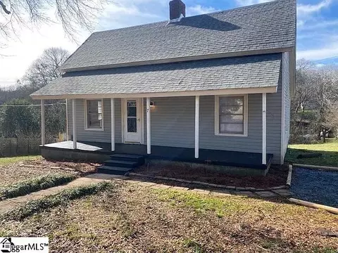 7 Spruce St, Startex, SC 29377