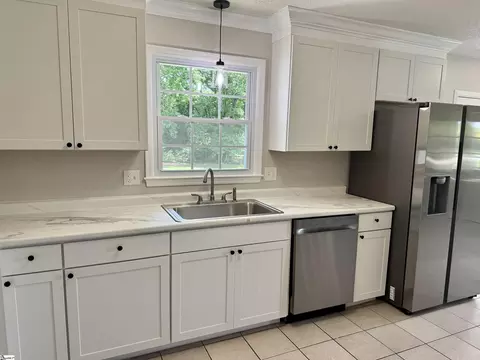 Kitchen - 228 Greenridge Dr, Moore, SC 29369 photo 1 of 5