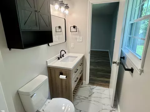 Bath - 228 Greenridge Dr, Moore, SC 29369 photo 6 of 6