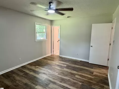 Bedroom - 228 Greenridge Dr, Moore, SC 29369 photo 4 of 6