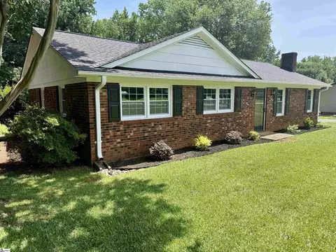 Exterior - 228 Greenridge Dr, Moore, SC 29369 photo 3 of 10