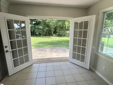 Entry Way - 228 Greenridge Dr, Moore, SC 29369 photo 3 of 4
