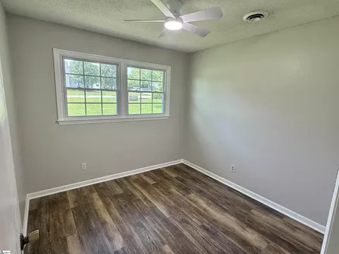 Bedroom - 228 Greenridge Dr, Moore, SC 29369 photo 1 of 6