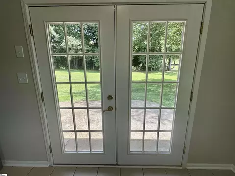 Entry Way - 228 Greenridge Dr, Moore, SC 29369 photo 2 of 4