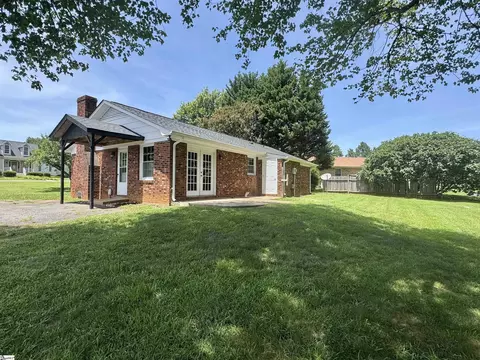 Exterior - 228 Greenridge Dr, Moore, SC 29369 photo 8 of 10
