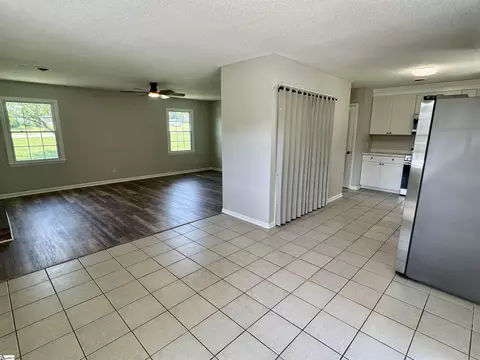 Living - 228 Greenridge Dr, Moore, SC 29369 photo 5 of 5