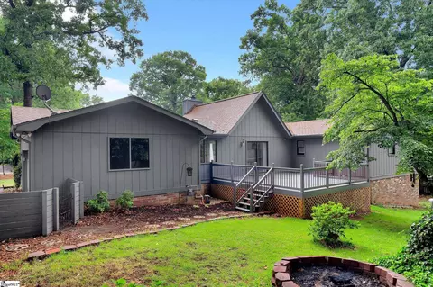 Exterior - 127 White Oak Dr, Easley, SC 29642 photo 5 of 7