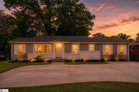 902 E Lee Rd, Taylors, SC 29687