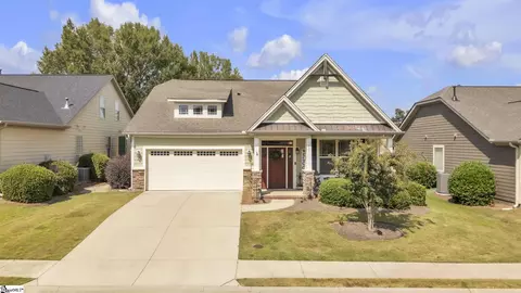 121 Belle Oaks Dr, Simpsonville, SC 29680