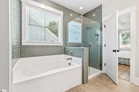 Bath - 556 Backacre Ct, Greer, SC 29651 photo 2 of 3