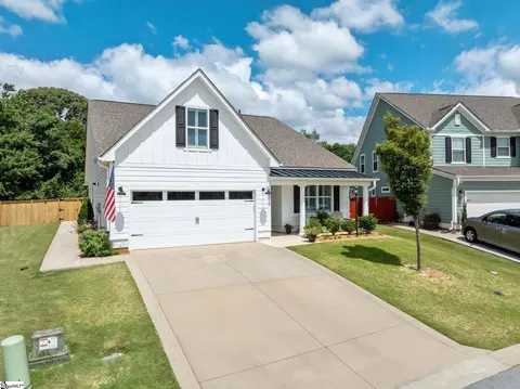 Exterior - 556 Backacre Ct, Greer, SC 29651 photo 2 of 9