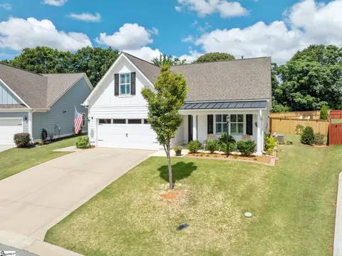 Exterior - 556 Backacre Ct, Greer, SC 29651 photo 3 of 9