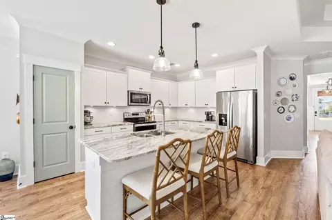 Kitchen - 556 Backacre Ct, Greer, SC 29651 photo 2 of 5