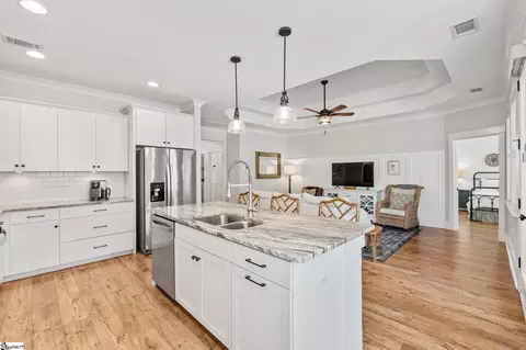 Kitchen - 556 Backacre Ct, Greer, SC 29651 photo 5 of 5