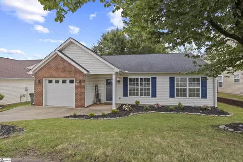 14 Seaside Ln, Greer, SC 29650