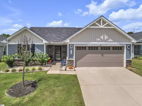 114 Sylvester St, Fountain Inn, SC 29644