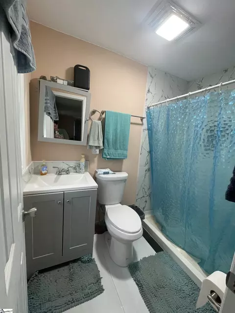 Bath - 300 Baldwin St, Honea Path, SC 29654 photo 3 of 3