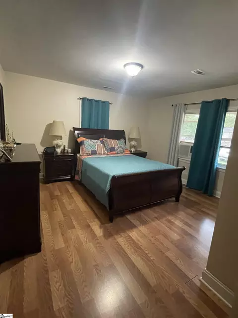 Bedroom - 300 Baldwin St, Honea Path, SC 29654 photo 2 of 5