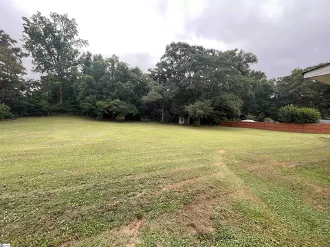 Exterior - 300 Baldwin St, Honea Path, SC 29654 photo 5 of 5