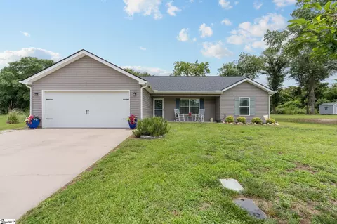 7607 S Old Laurens Rd, Gray Court, SC 29645