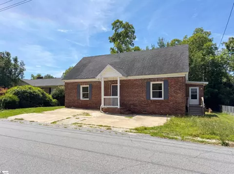 202 E Centennial St, Clinton, SC 29325 photo 1