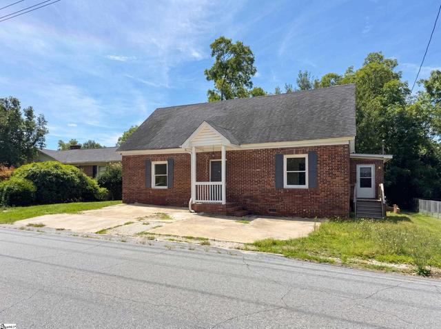 202 E Centennial St, Clinton, SC 29325